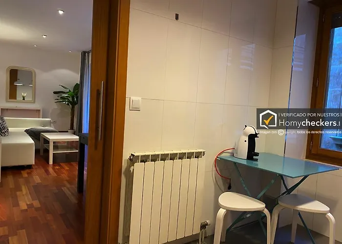 Homyat Duplex Prior アパート *